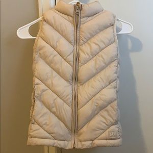 One gap kids tan puffer vest